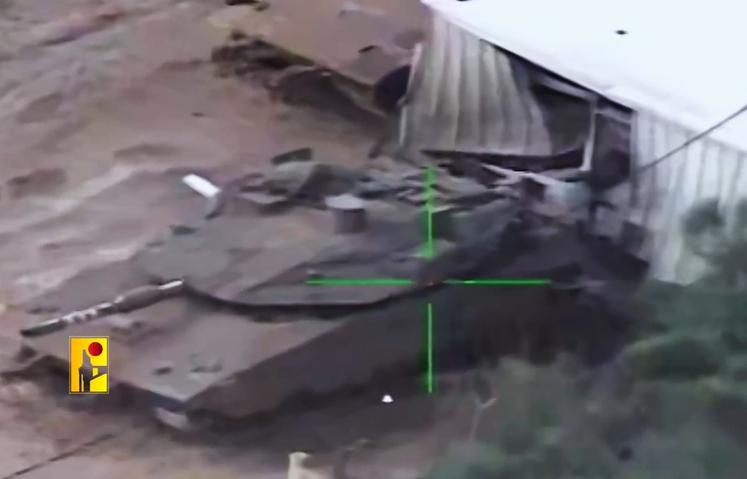 استهداف دبابة ميركافا تابعة لجيش العدو الاسرائيلي في ثكنة دوفيف 9-4-2024